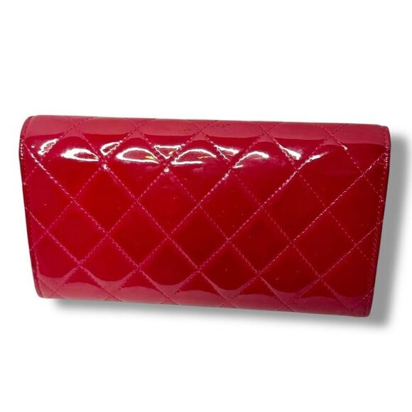 Chanel Matelasse Long Wallet in a Raspberry Red Bordeaux Patent Leather - Picture 6 of 12